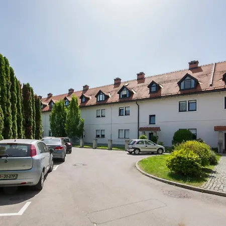 Contemporary 1-bedroom In Trnovo Lublaň