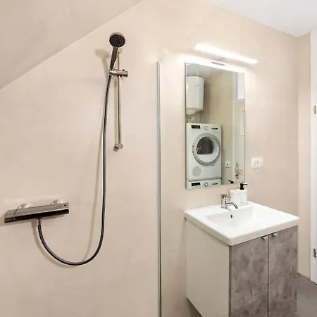 Contemporary 1-bedroom In Trnovo Apartmán *