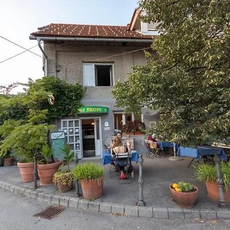 Contemporary 1-bedroom In Trnovo *