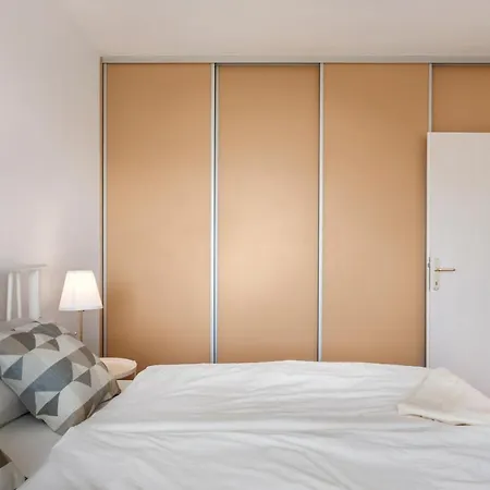Contemporary 1-bedroom In Trnovo